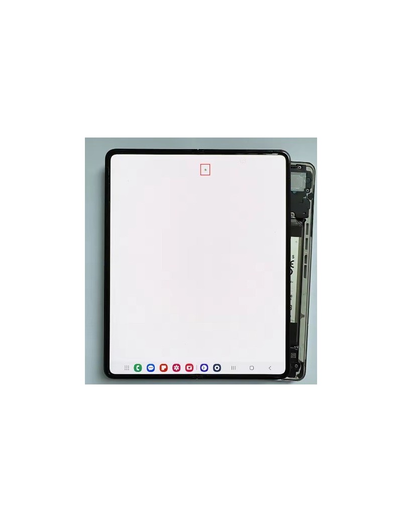 DISPLAY SAMSUNG FOLD 3 CON LEVE DETALLE