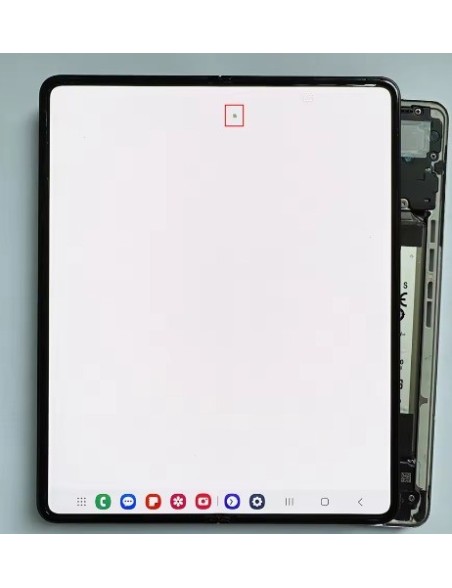 DISPLAY SAMSUNG FOLD 3 CON LEVE DETALLE